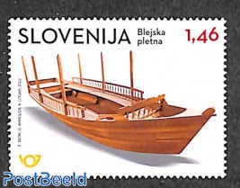Wooden boat 1v